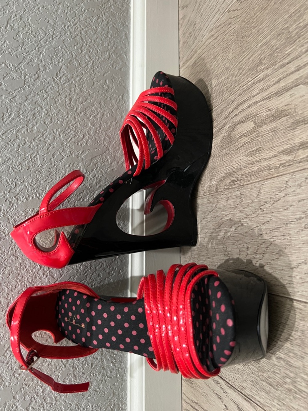 Cutout heel strappy platform